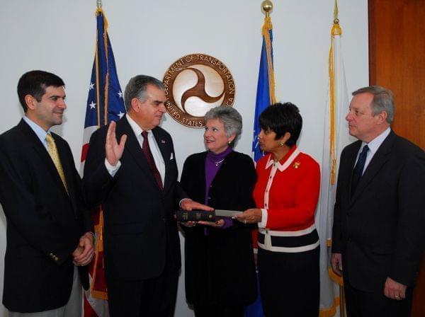 Ray LaHood being sworn in as Transportation Secretary January 23, 2009