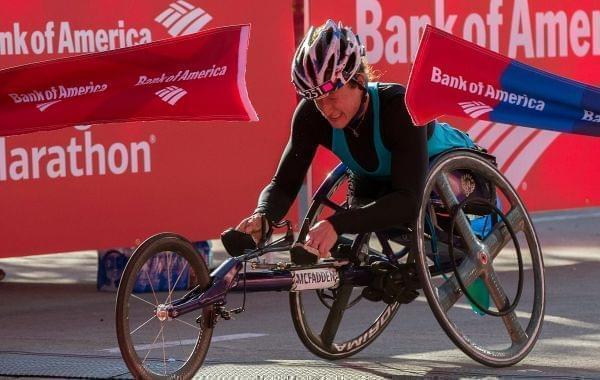 Tatyana McFadden crosses the finish line Sunday in Chicago. 