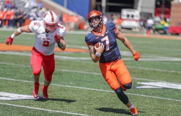 Illinois quarterback Chayce Crouch