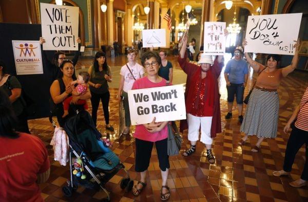 Protestors of the new abortion law