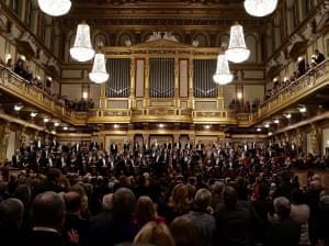 Mariss Jansons conducting the Bavarian Radio Symphony Orchestra in Vienna.